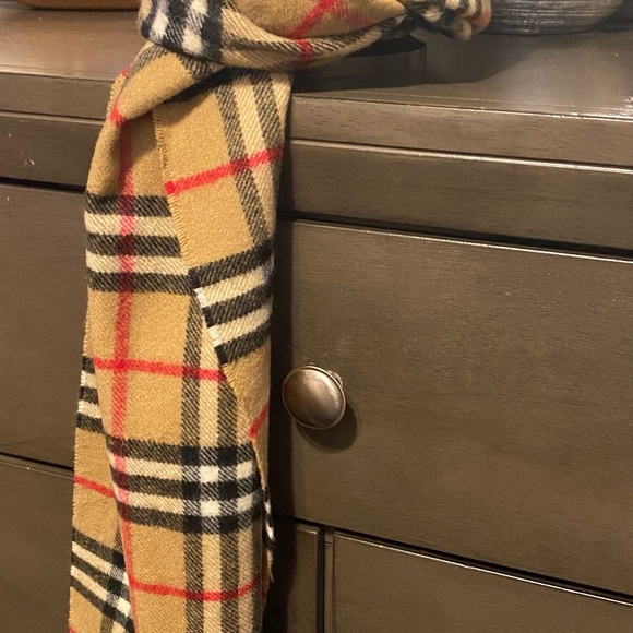 Burberry Accessories - Vintage Burberry Check Lambswool Scarf in Brown (BRAND NEW w/out tags)